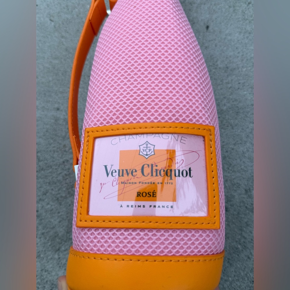 Veuve Clicquot Pink Rose Champagne Insulated Tote Bag Ice Jacket Bottle Cover - Picture 2 of 6